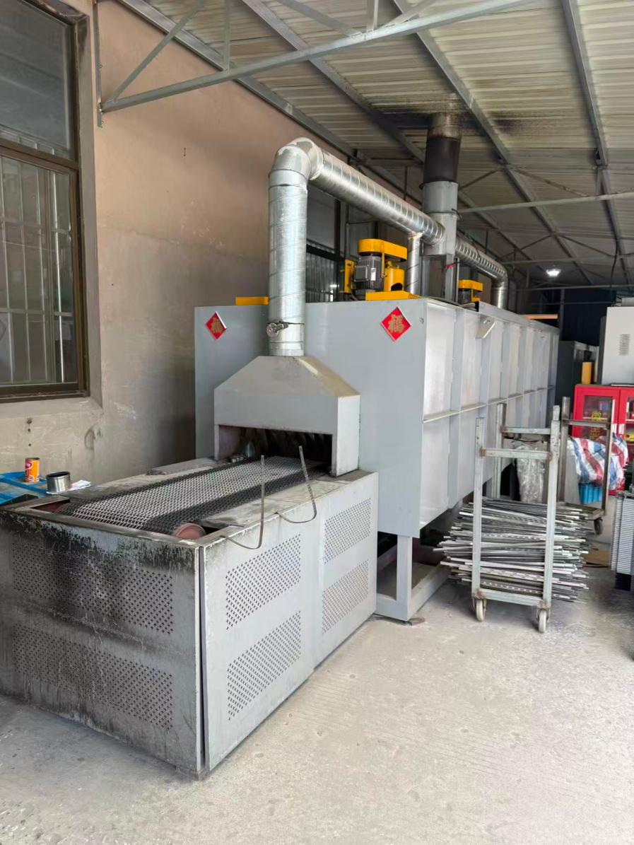 Nitrogen-protected brazing furnace